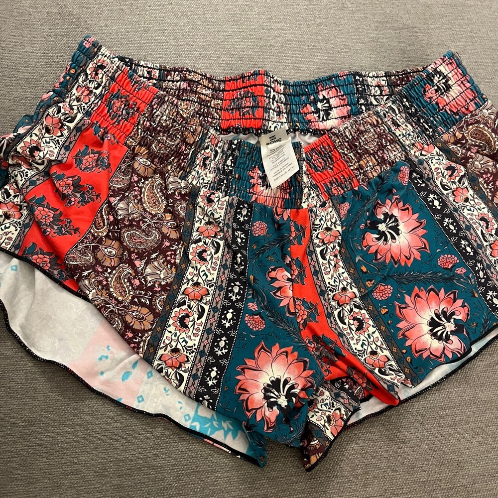 BILLABONG Mini Shorts Boho Floral Paisley Surf Swim Water Sport Patch Coastal M